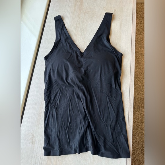 Soma Enbliss Incredibly Soft Lightweight Smoothing Bra Tank in Black, Small - Picture 2 of 4